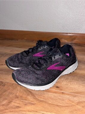 Brooks Women's Anthem 2 Running Shoes, black & pink - size 8.5